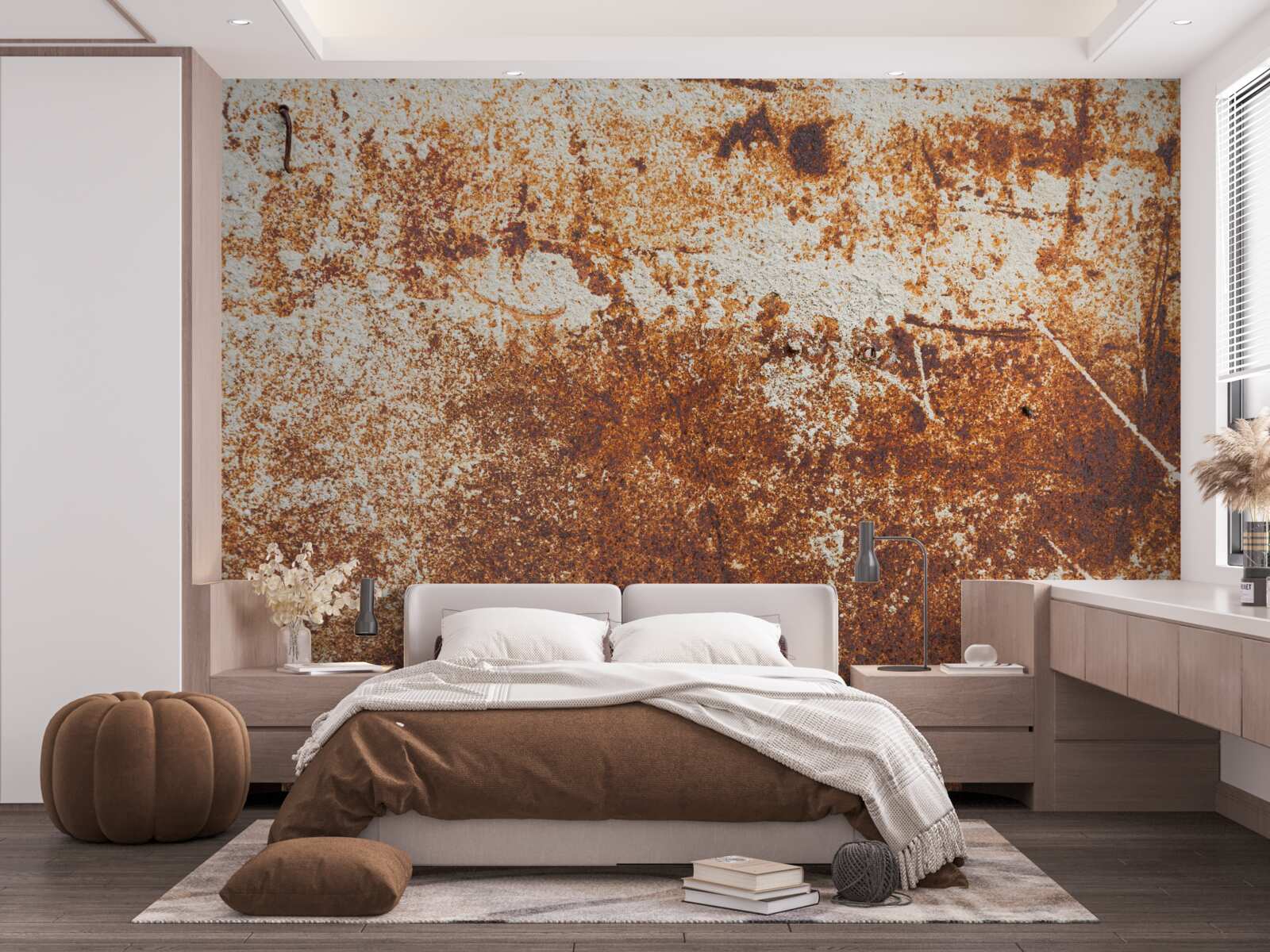 Papier peint mur rayé peint dans des tons rouille foncés