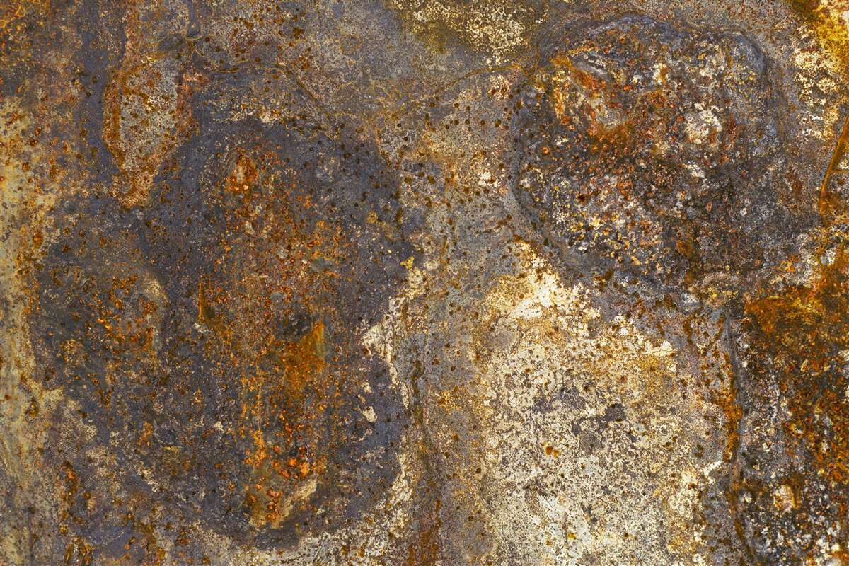 Papier peint la peinture est craquelée et commence à s'écailler