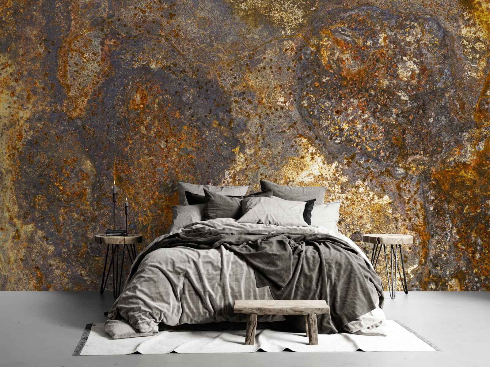 Papier peint la peinture est craquelée et commence à s'écailler