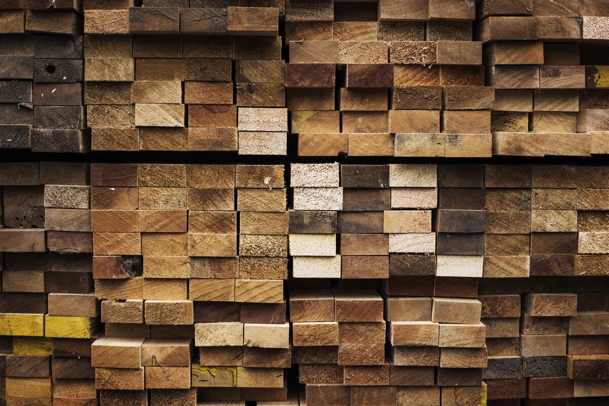 Papier peint des planches de bois disposées dans l'ordre