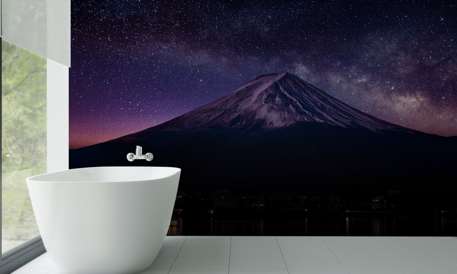 Papier peint ciel étoilé de couleur violette au-dessus du sommet de la montagne