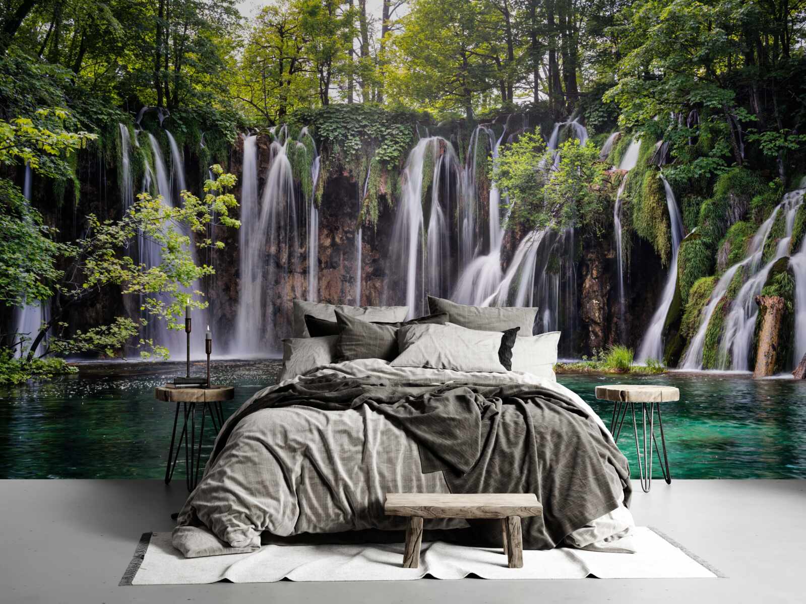 Papier peint des chutes d'eau se jetant dans un lac limpide