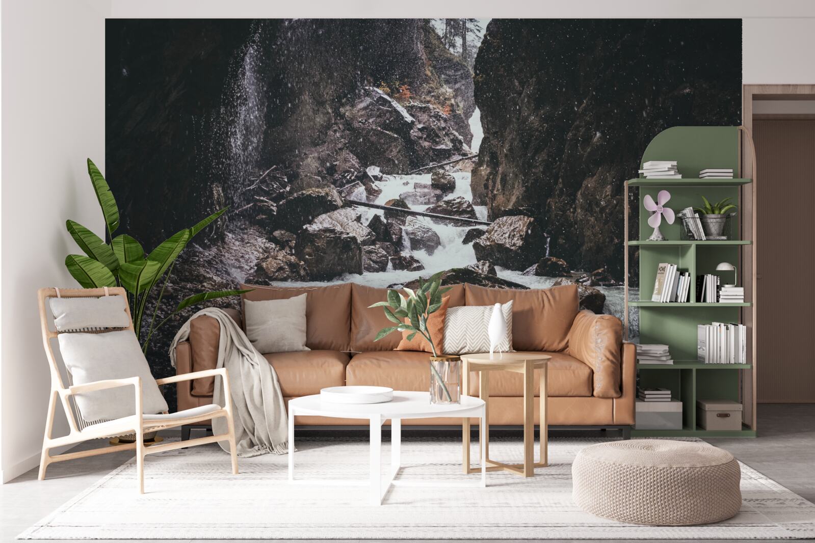 Papier peint entre les rochers se trouve une majestueuse cascade de montagne