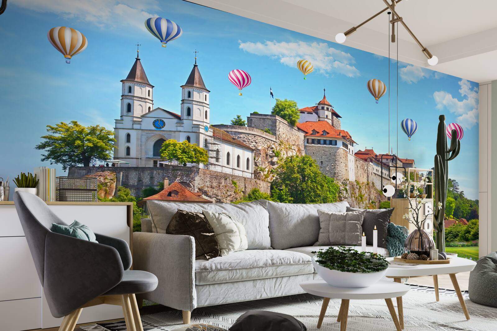 Papier peint des ballons multicolores s'envolent au-dessus des toits de la ville