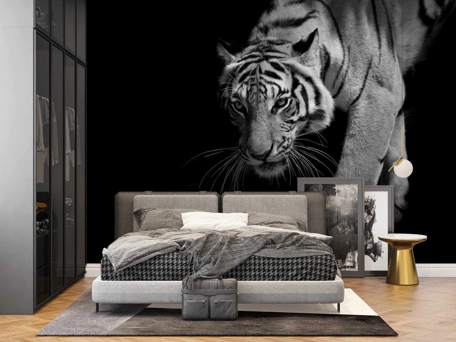 Papier peint tigre rampant sur fond d'obscurité