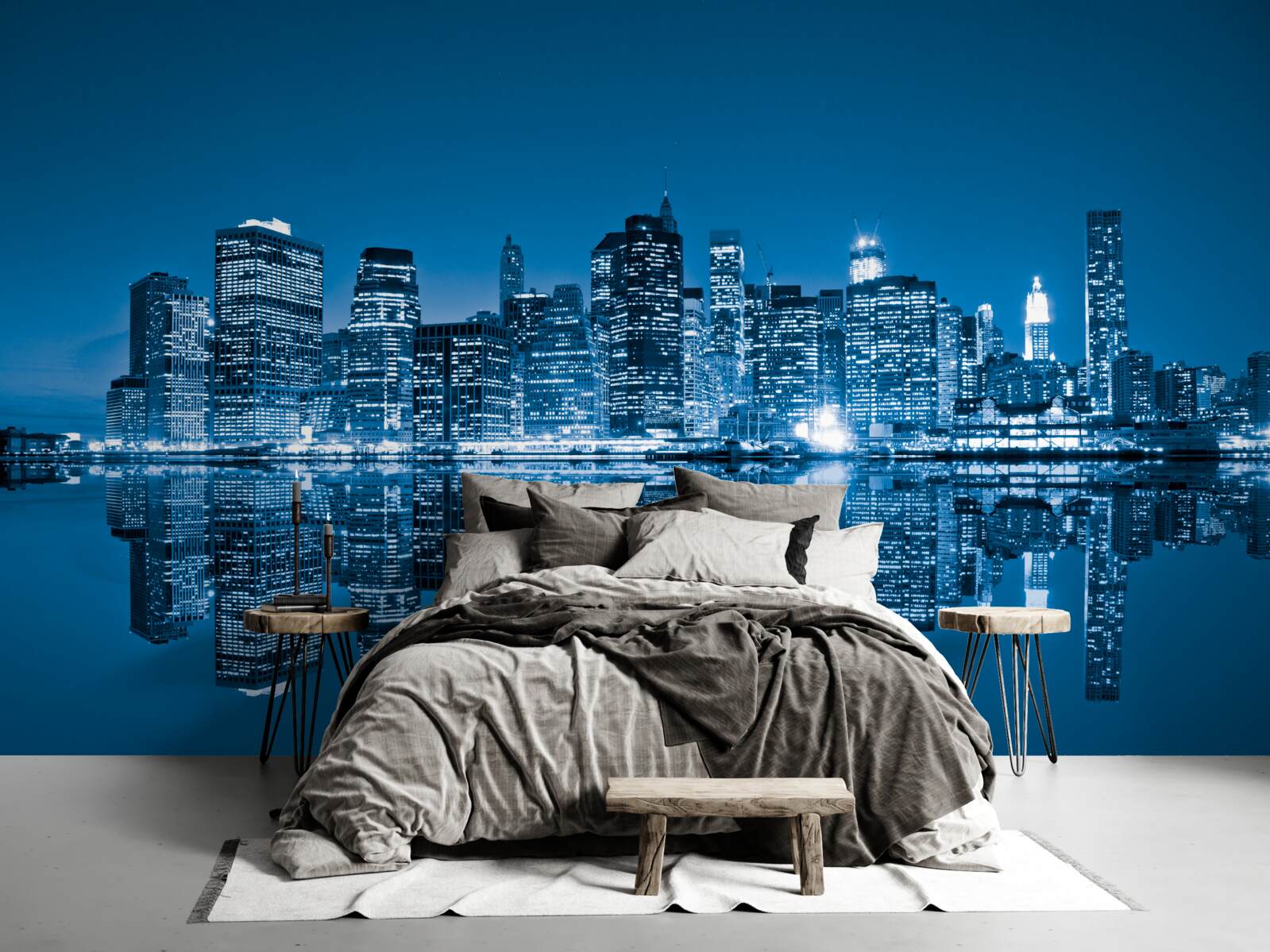 Papier peint reflet de bâtiments bleu foncé dans l'eau