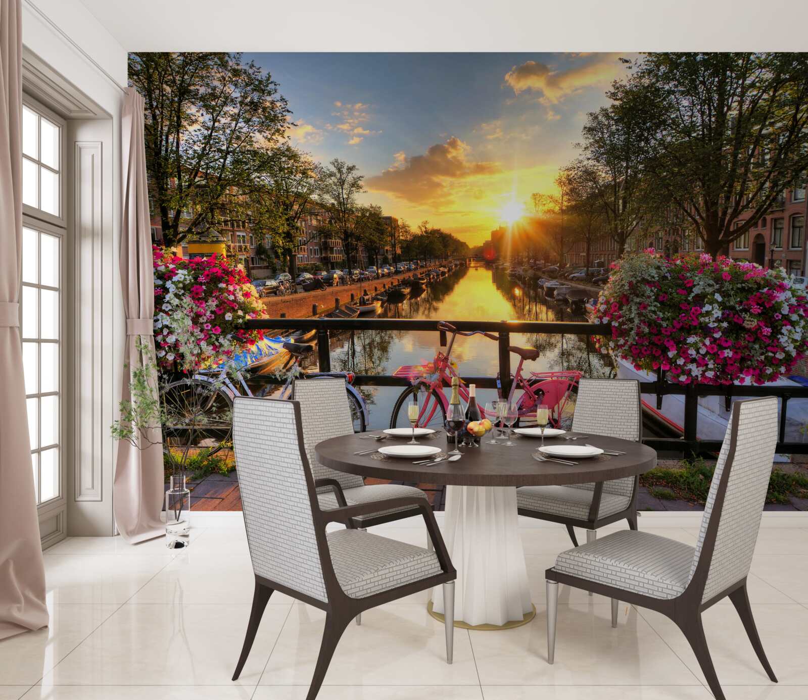 Papier peint coucher de soleil à amsterdam avec des vélos en arrière-plan