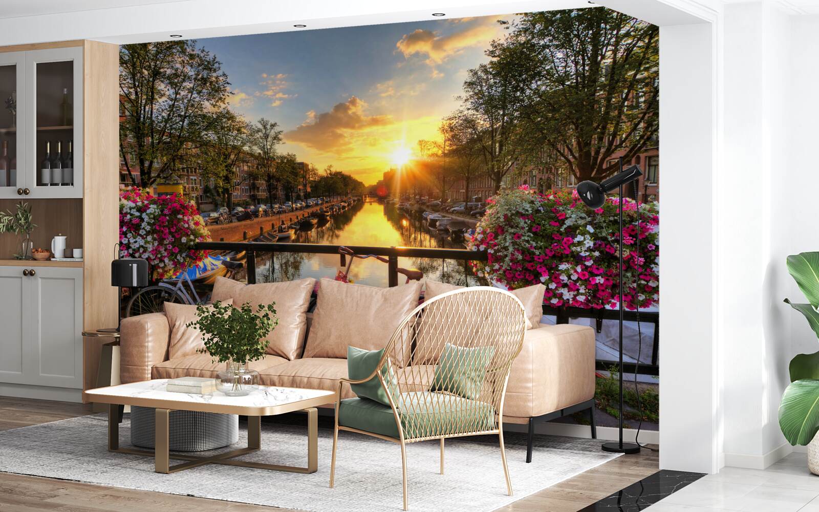 Papier peint coucher de soleil à amsterdam avec des vélos en arrière-plan