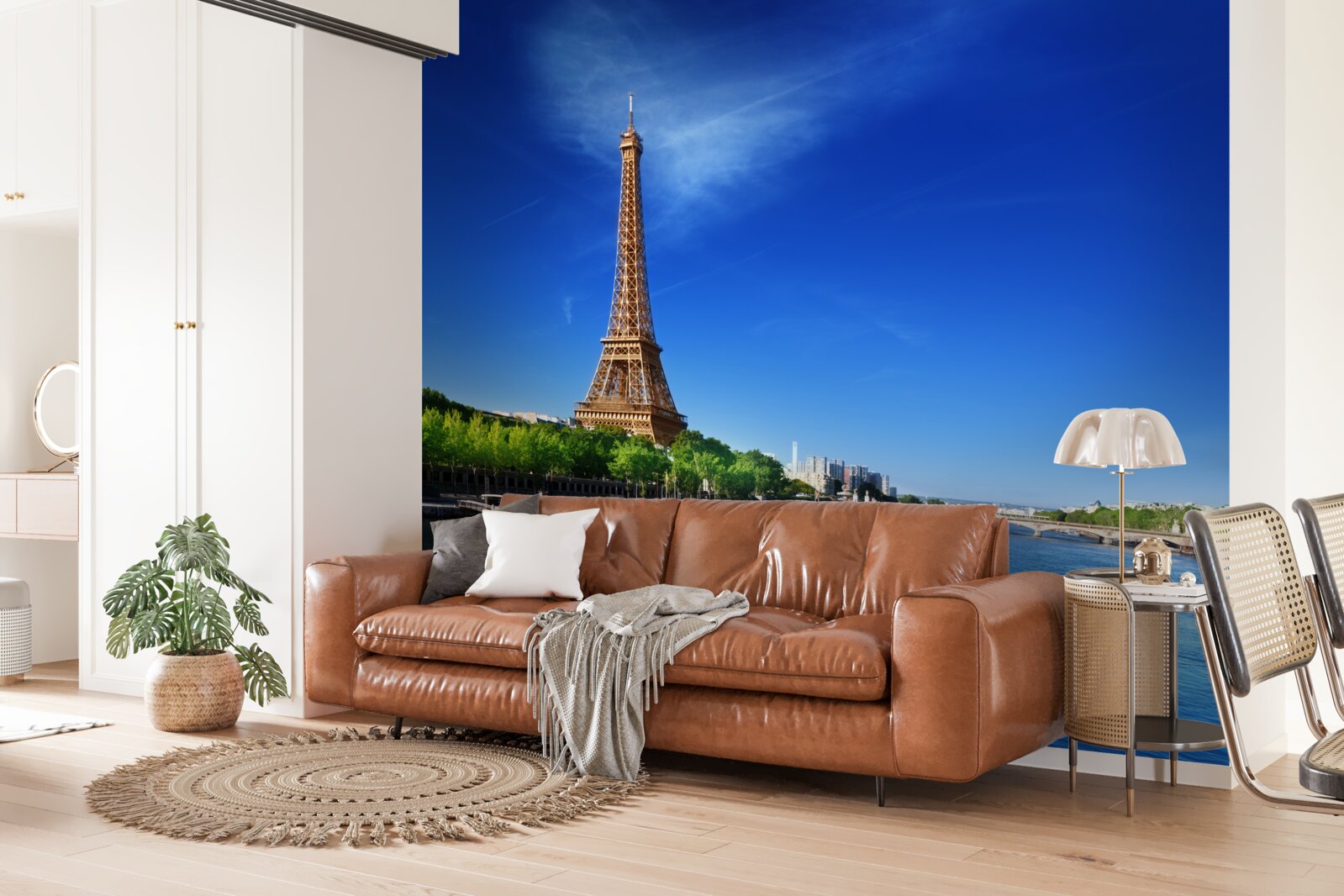 Papier peint panorama de la tour eiffel depuis la rive opposée