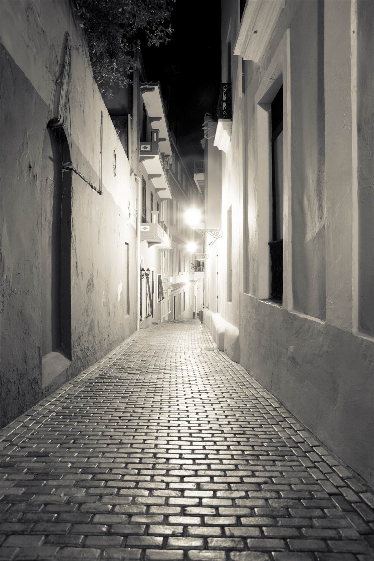 Papier peint une rue nocturne sans personne
