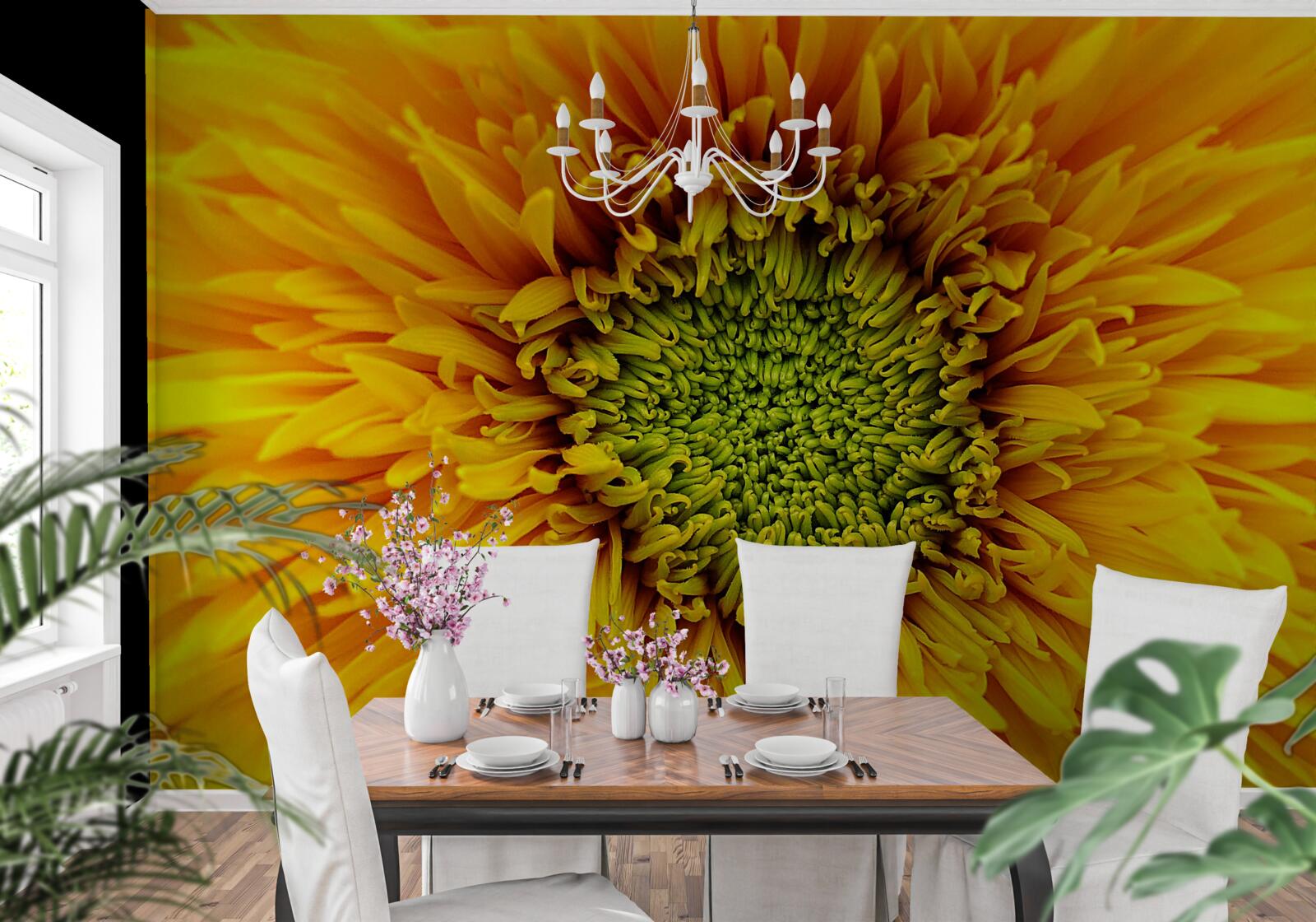 Papier peint fleur au centre vert, peinte en jaune vif