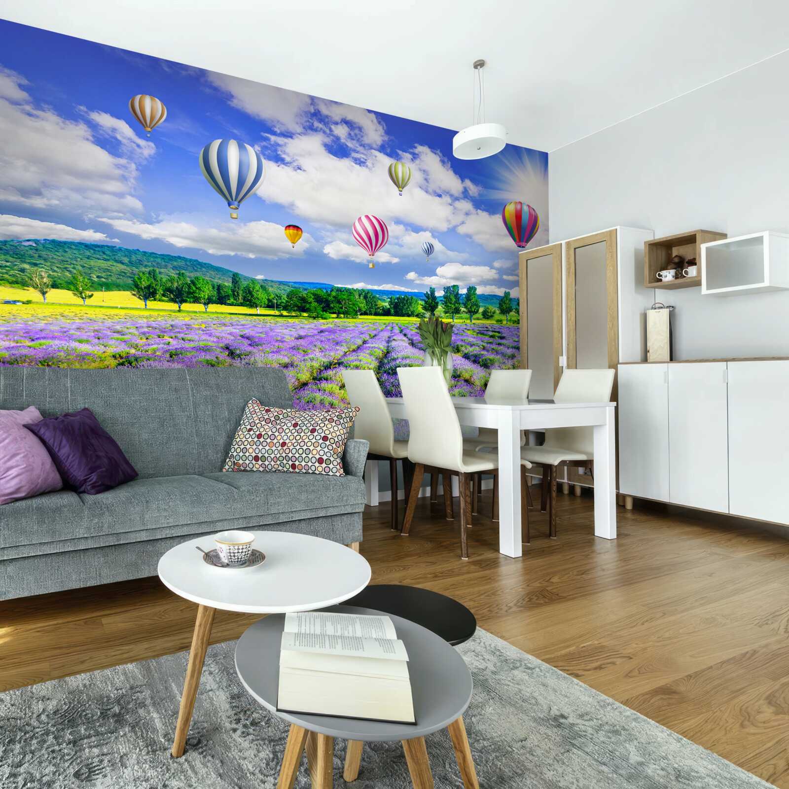 Papier peint vol en ballon au-dessus d'un champ de lavande