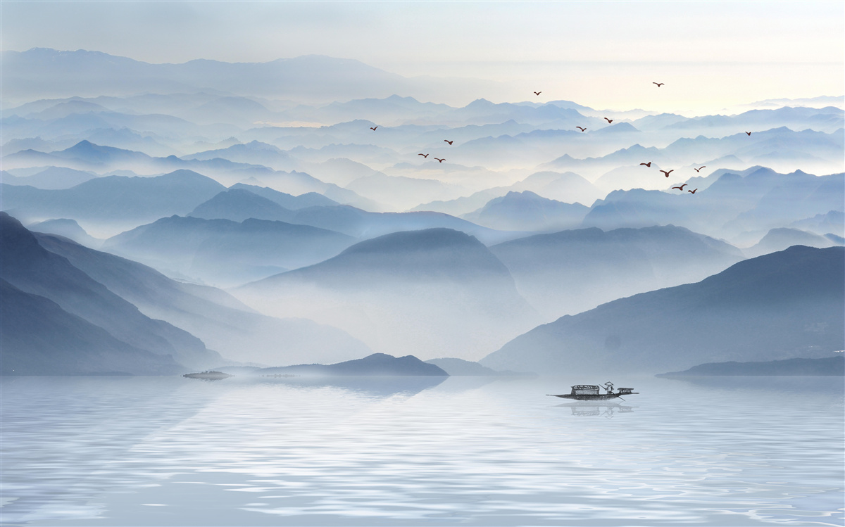 Papier peint un brouillard épais recouvre la rivière de montagne