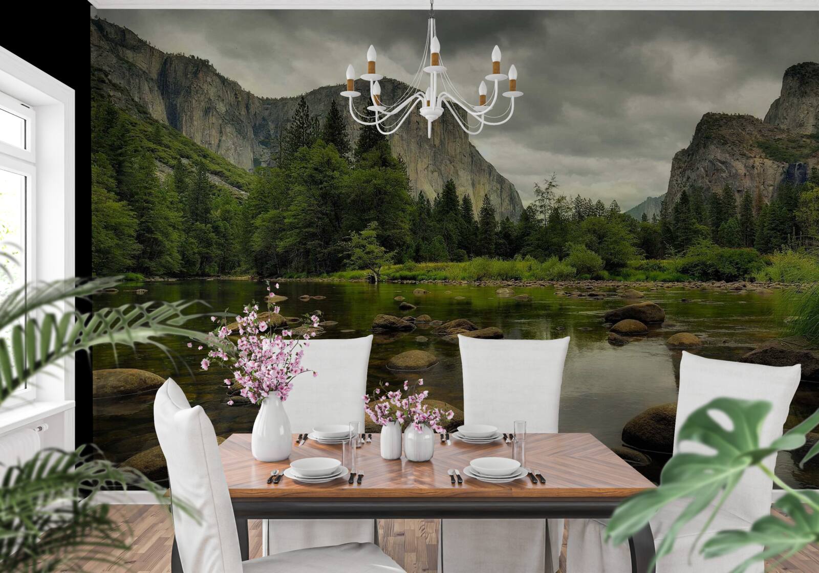 Papier peint journée nuageuse au bord d'une rivière en montagne