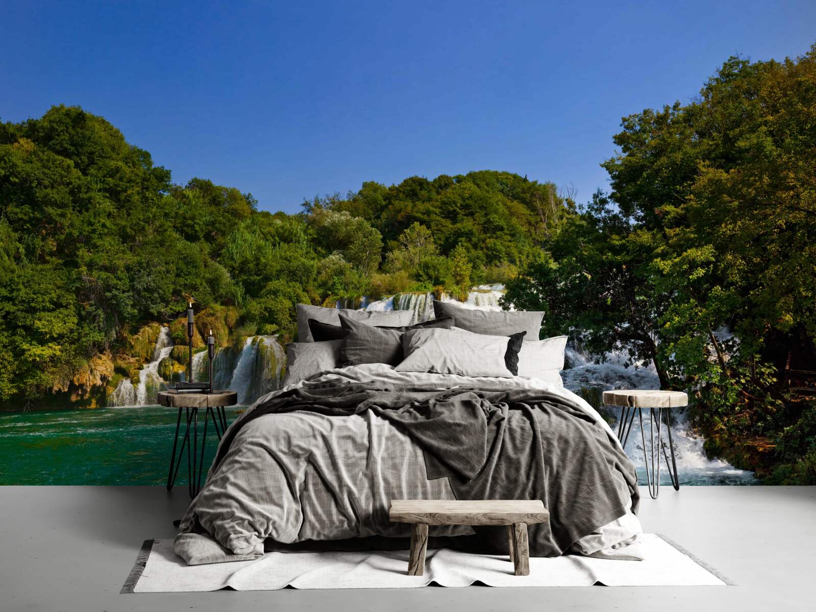 Papier peint des vues sur des sentiers forestiers et des chutes d'eau tonitruantes