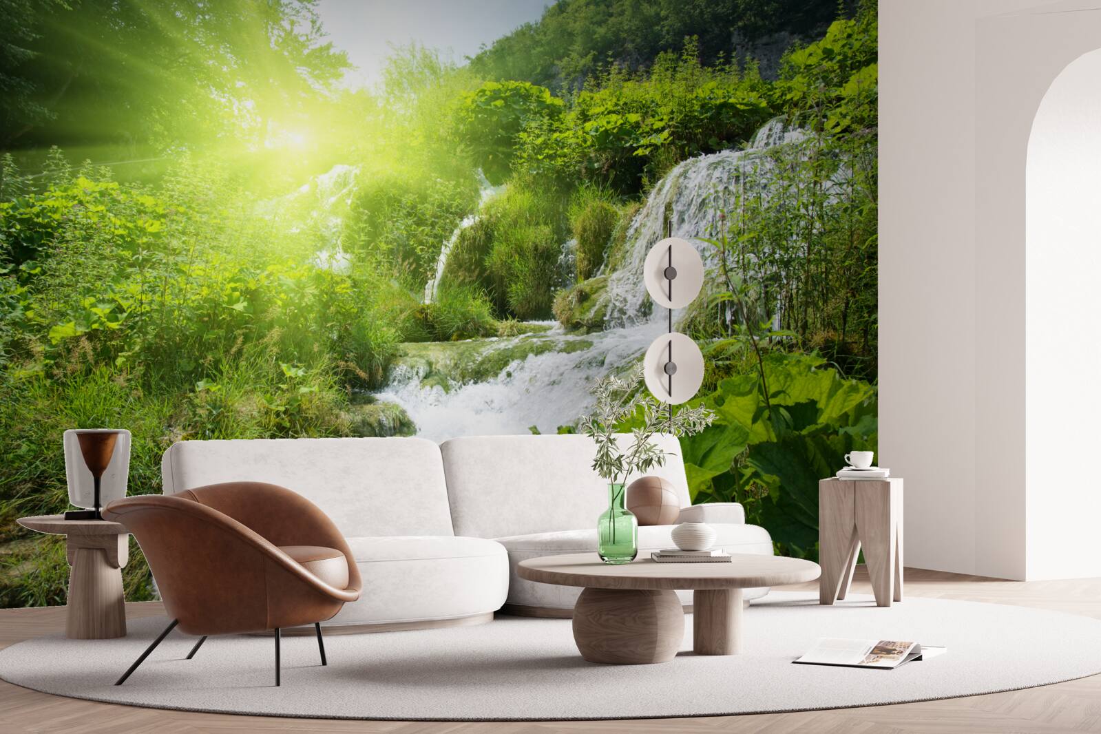 Papier peint une cascade mystérieuse dans une forêt de montagne