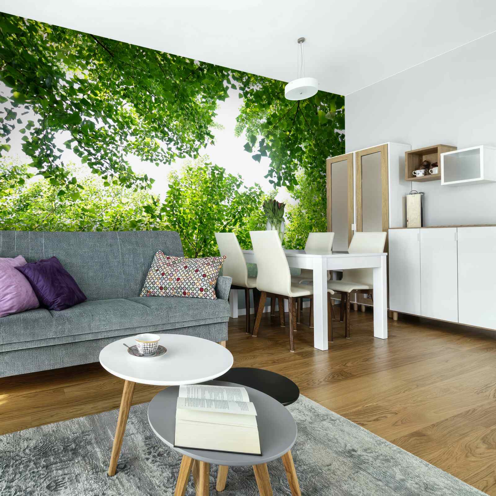 Papier peint ciel blanc souligné par des feuilles vertes