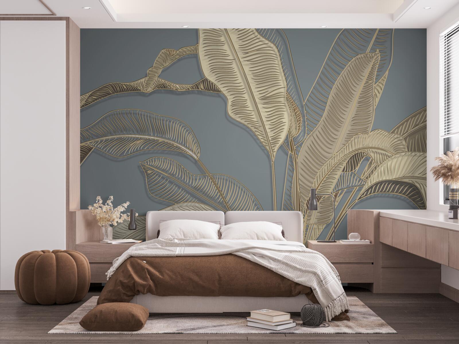 Papier peint des feuilles de plumes dorées scintillent sur le fond sombre