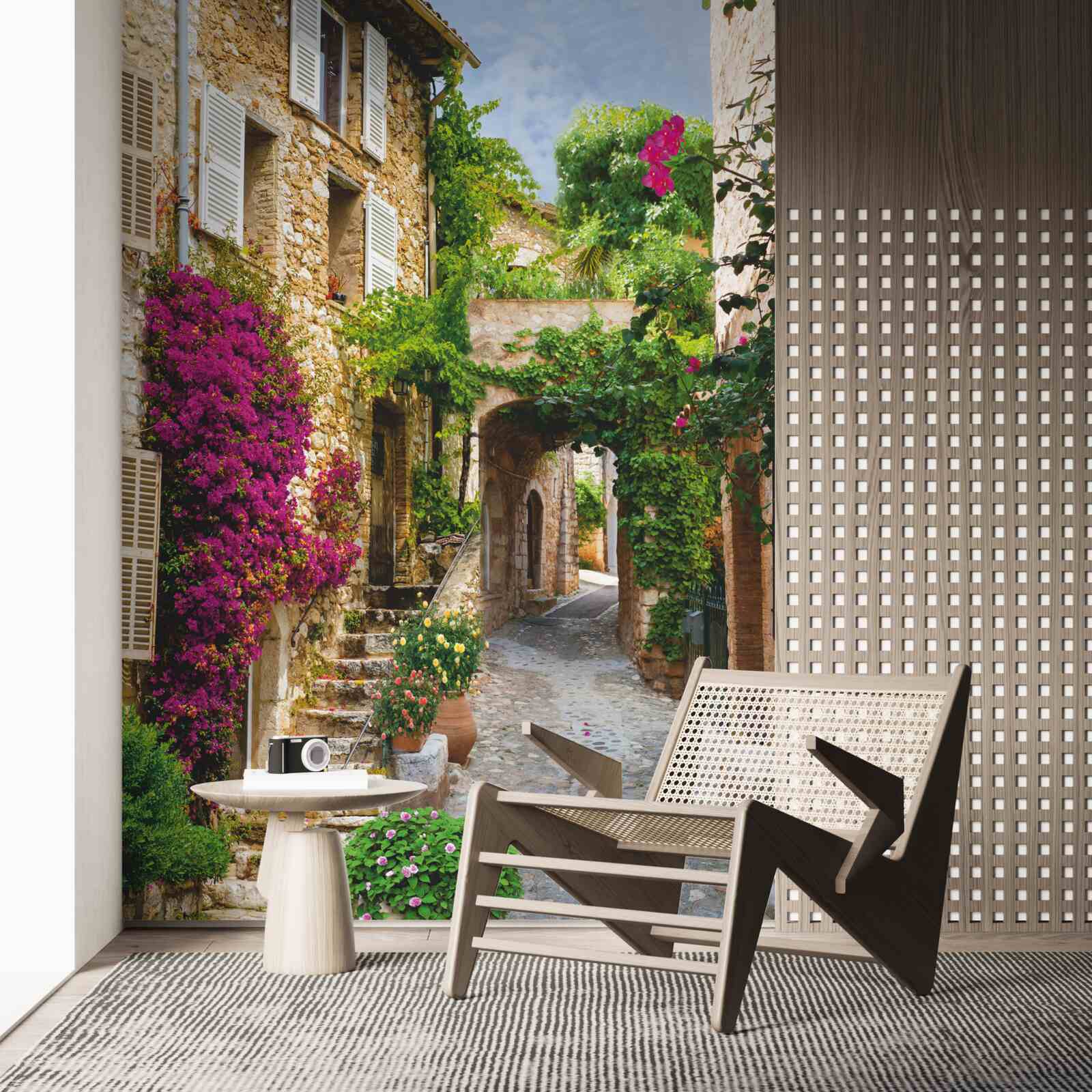 Papier peint la vieille rue s'anime avec la floraison du lierre