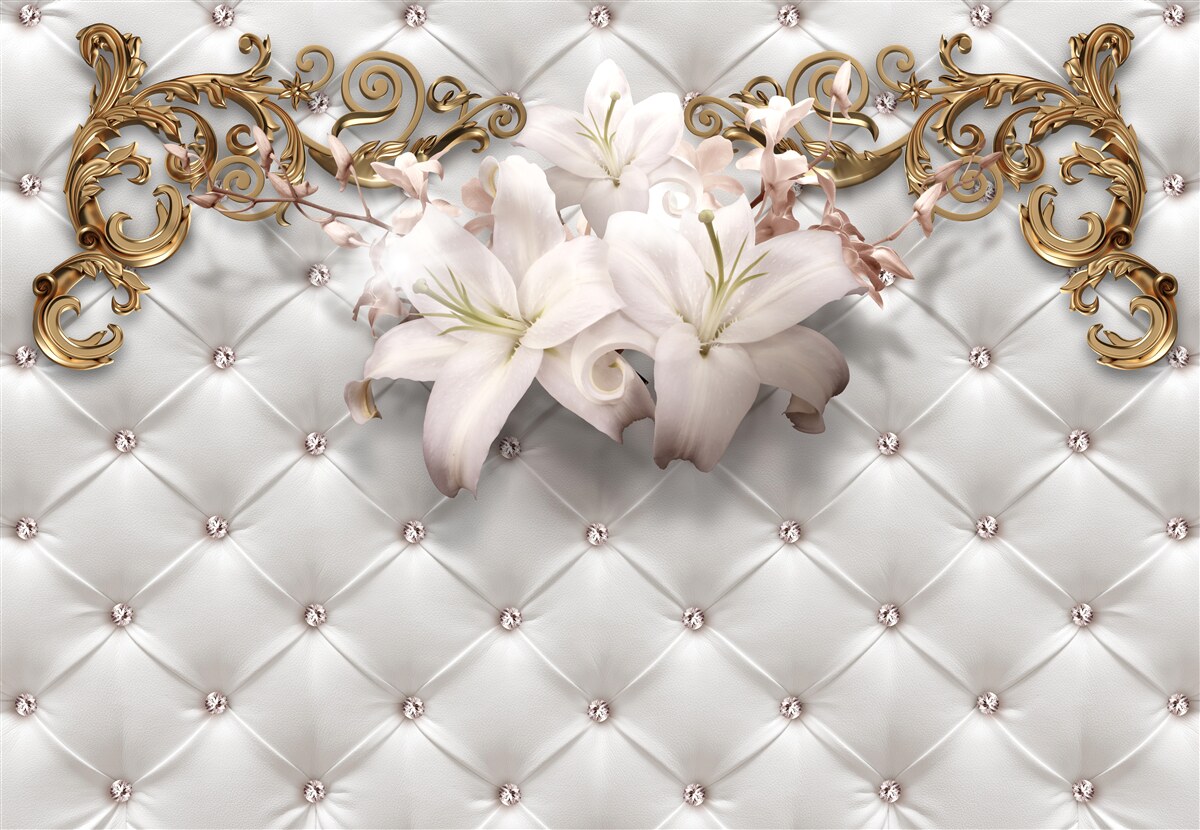 Papier peint des fleurs dans les tons blancs, décorées de cristaux et d'or