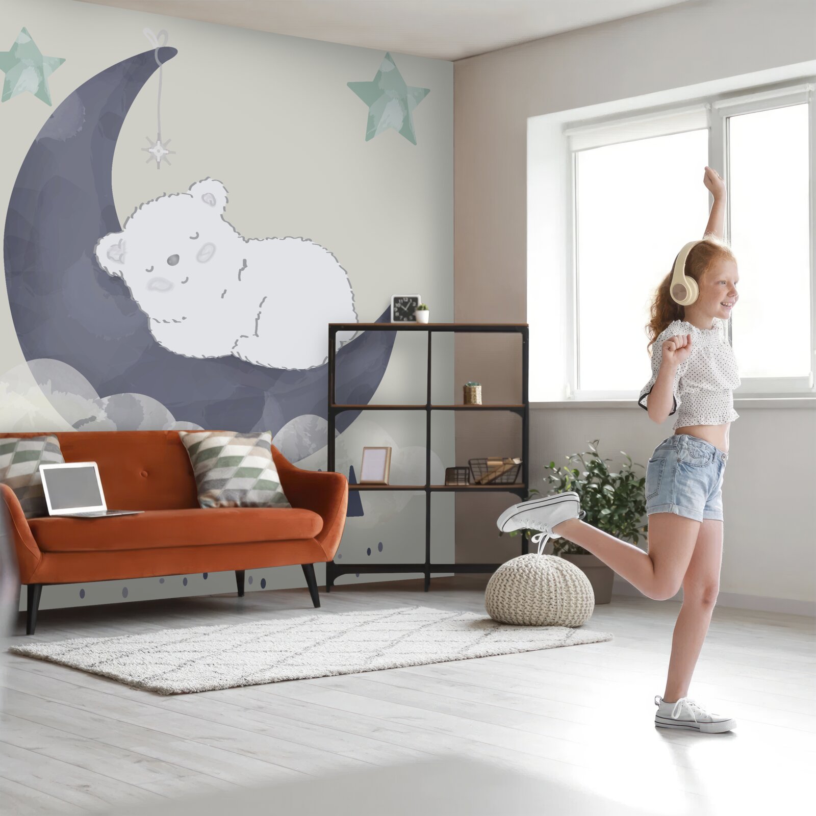 Papier peint un petit ours polaire fait une sieste sur la lune