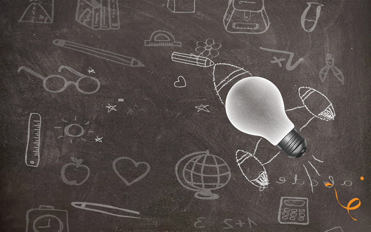 Papier peint sur un tableau noir - apprendre avec créativité