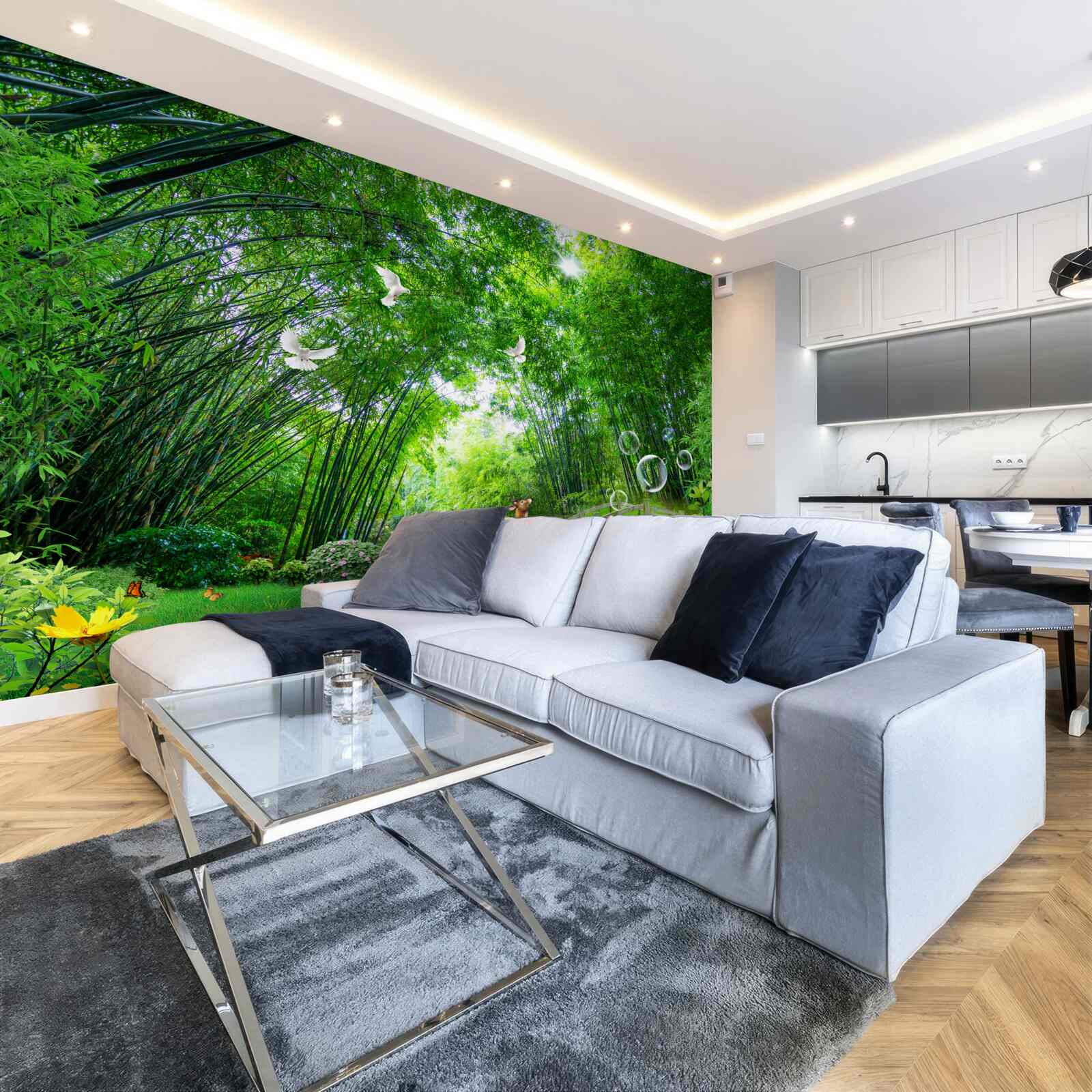 Papier peint dans un bosquet vert, un cerf traverse un passage en bois