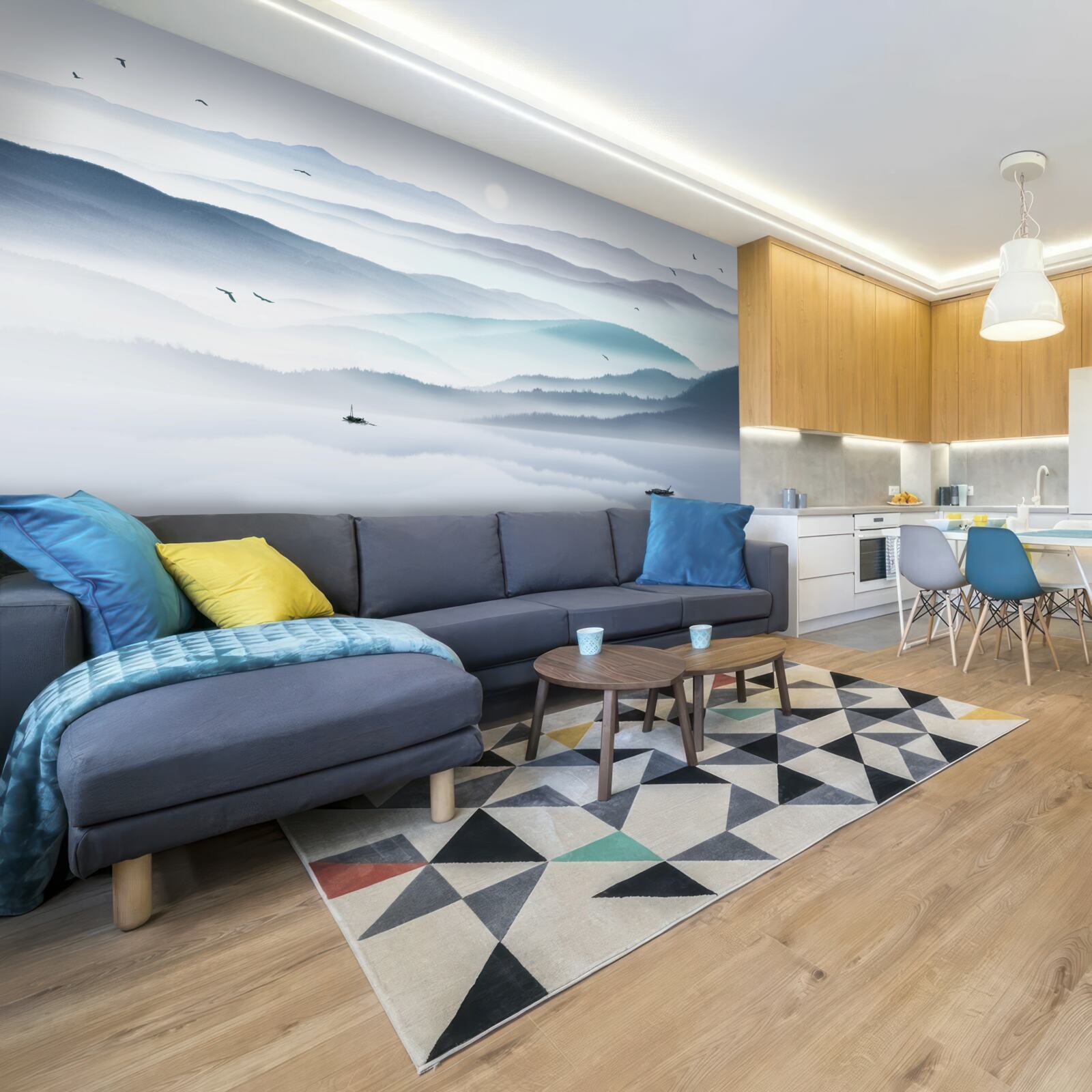 Papier peint le brouillard s'installe, recouvrant la rivière de montagne d'un voile épais