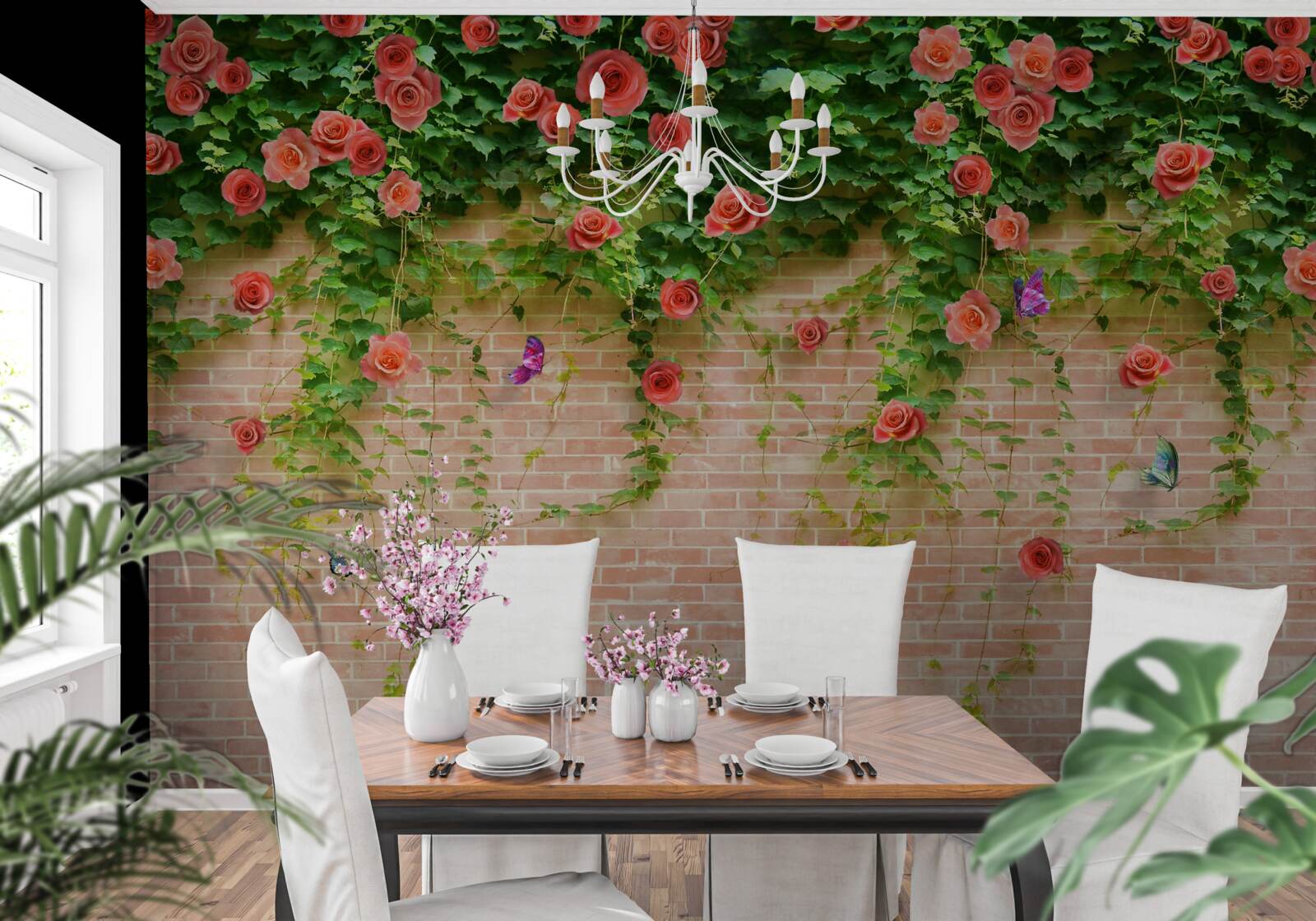 Papier peint fleurs pourpres sur un mur de briques