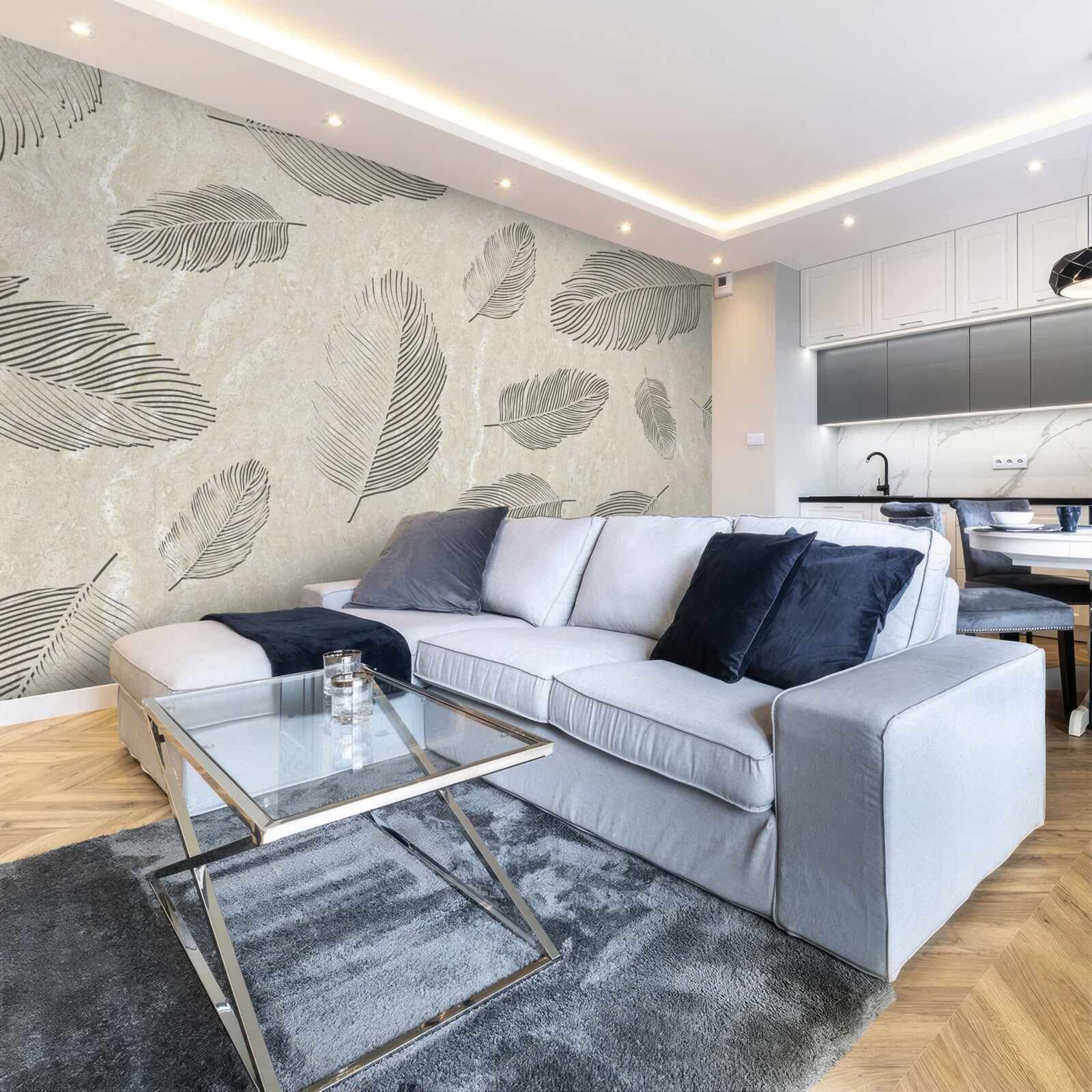 Papier peint fond clair décoré de plumes grises