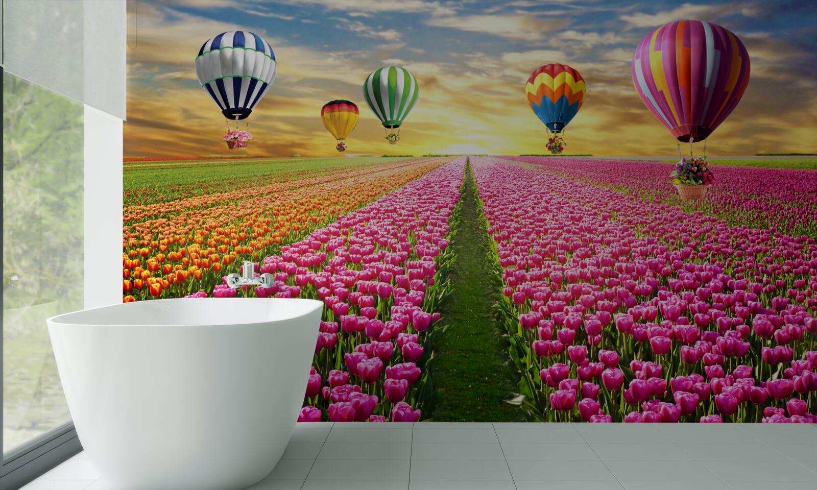 Papier peint boules s'élevant au-dessus d'un champ de tulipes