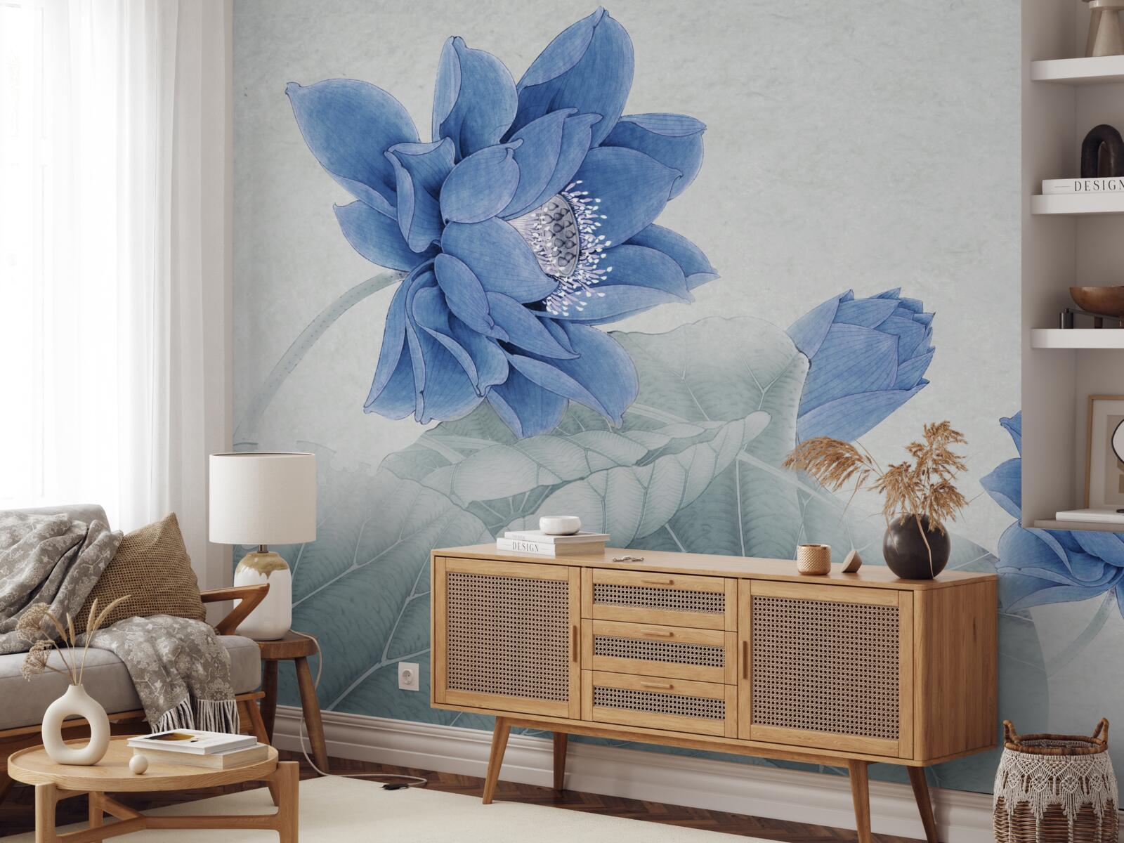 Papier peint des lotus bleus fleurissent sur un fond gris
