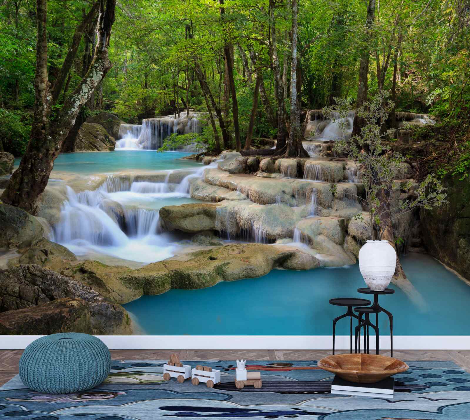 Papier peint cascades tombant dans une forêt dense