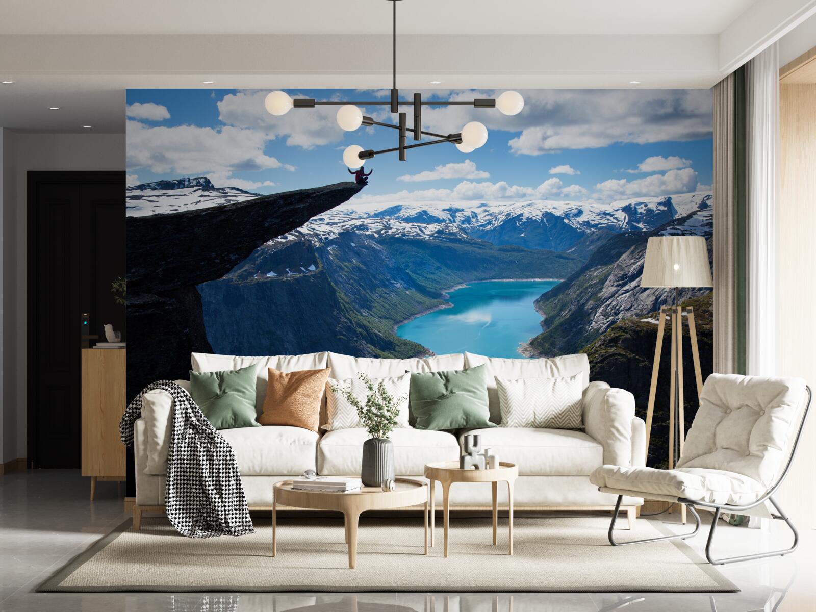 Papier peint le sommet s'élève majestueusement au-dessus du précipice