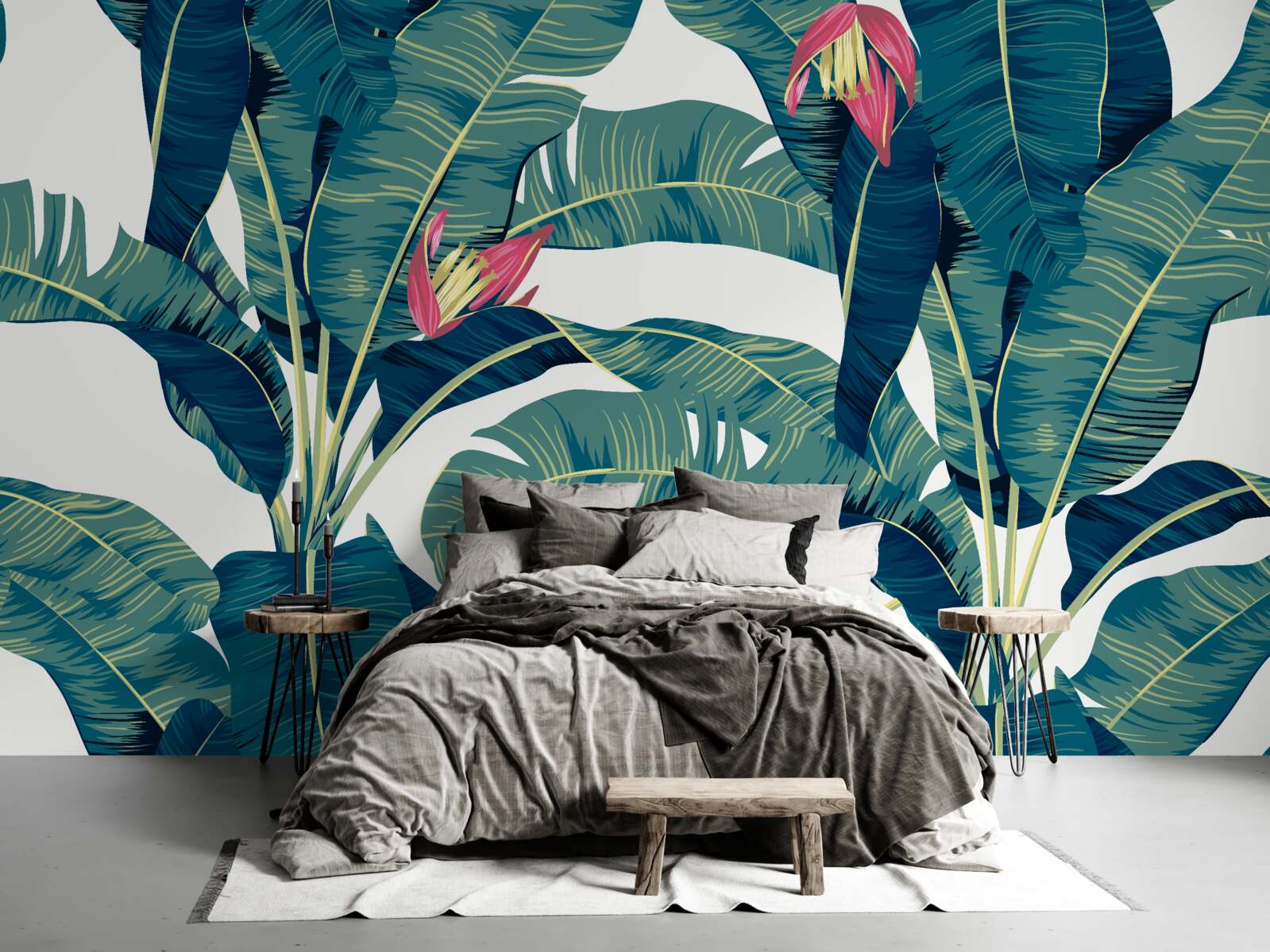 Papier peint fleurs parmi des feuilles tropicales vertes