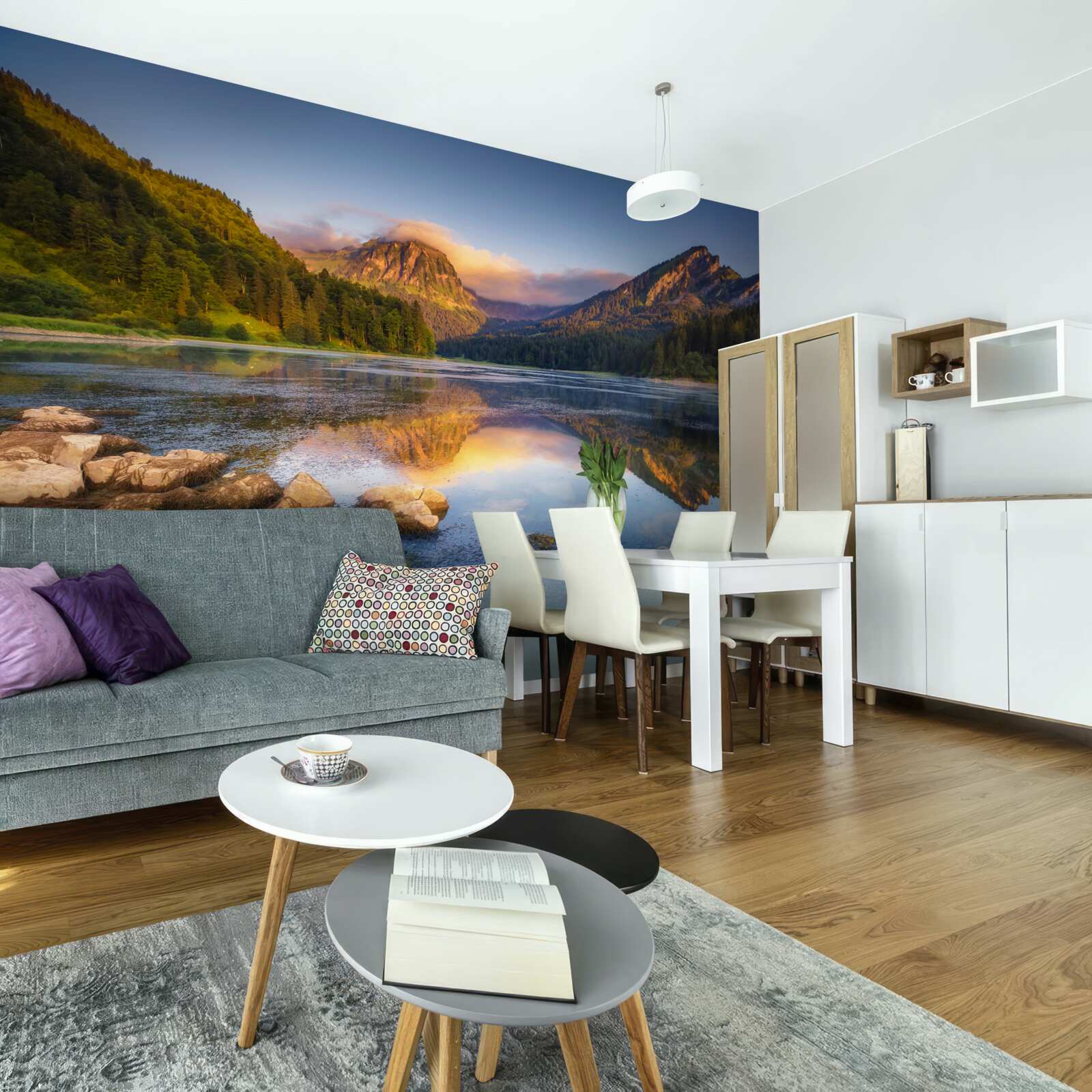 Papier peint coucher de soleil sur un lac de montagne calme