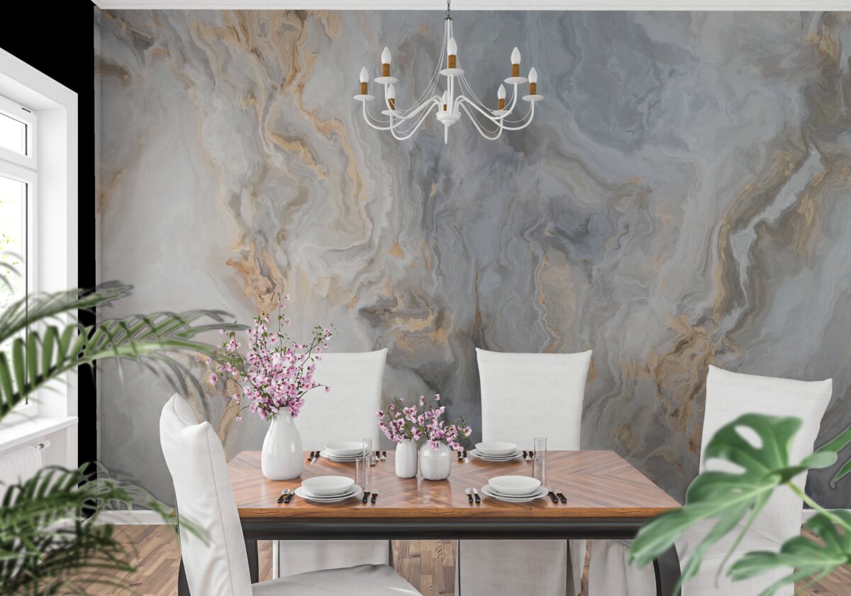 Papier peint fond gris, décoré de tons dorés