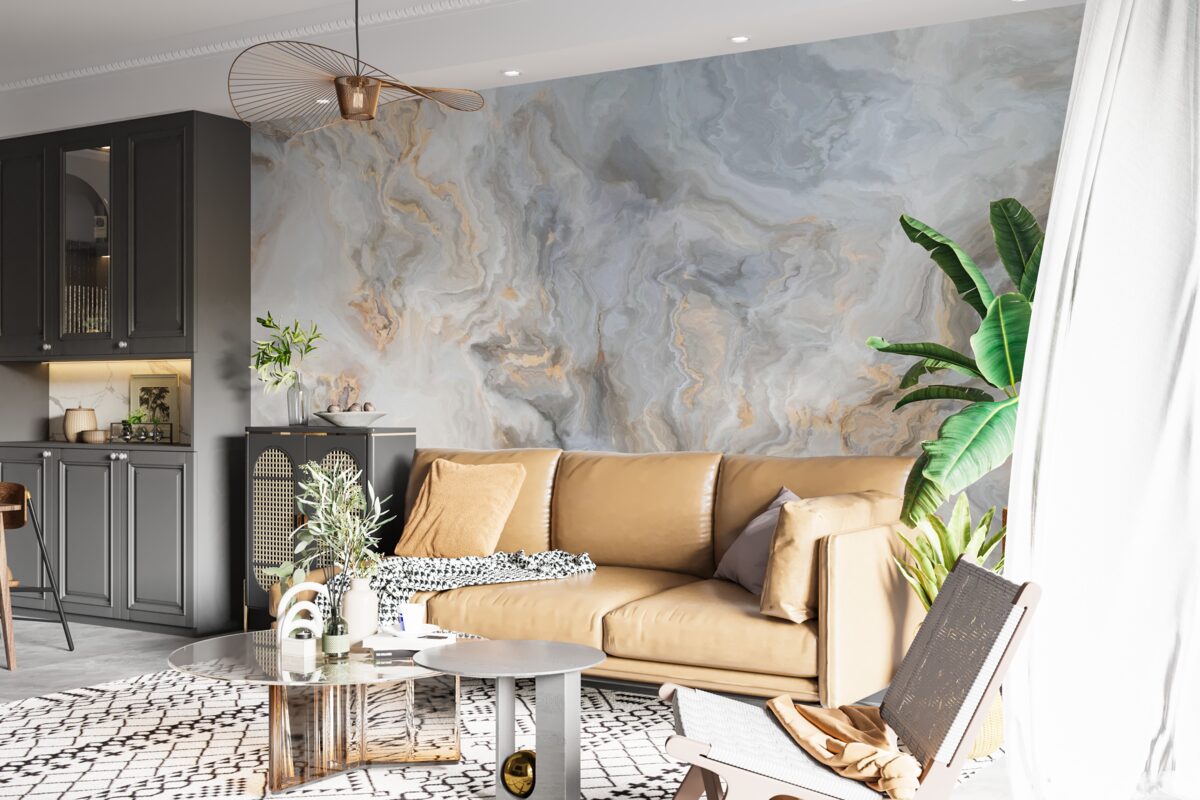 Papier peint fond gris, décoré de tons dorés