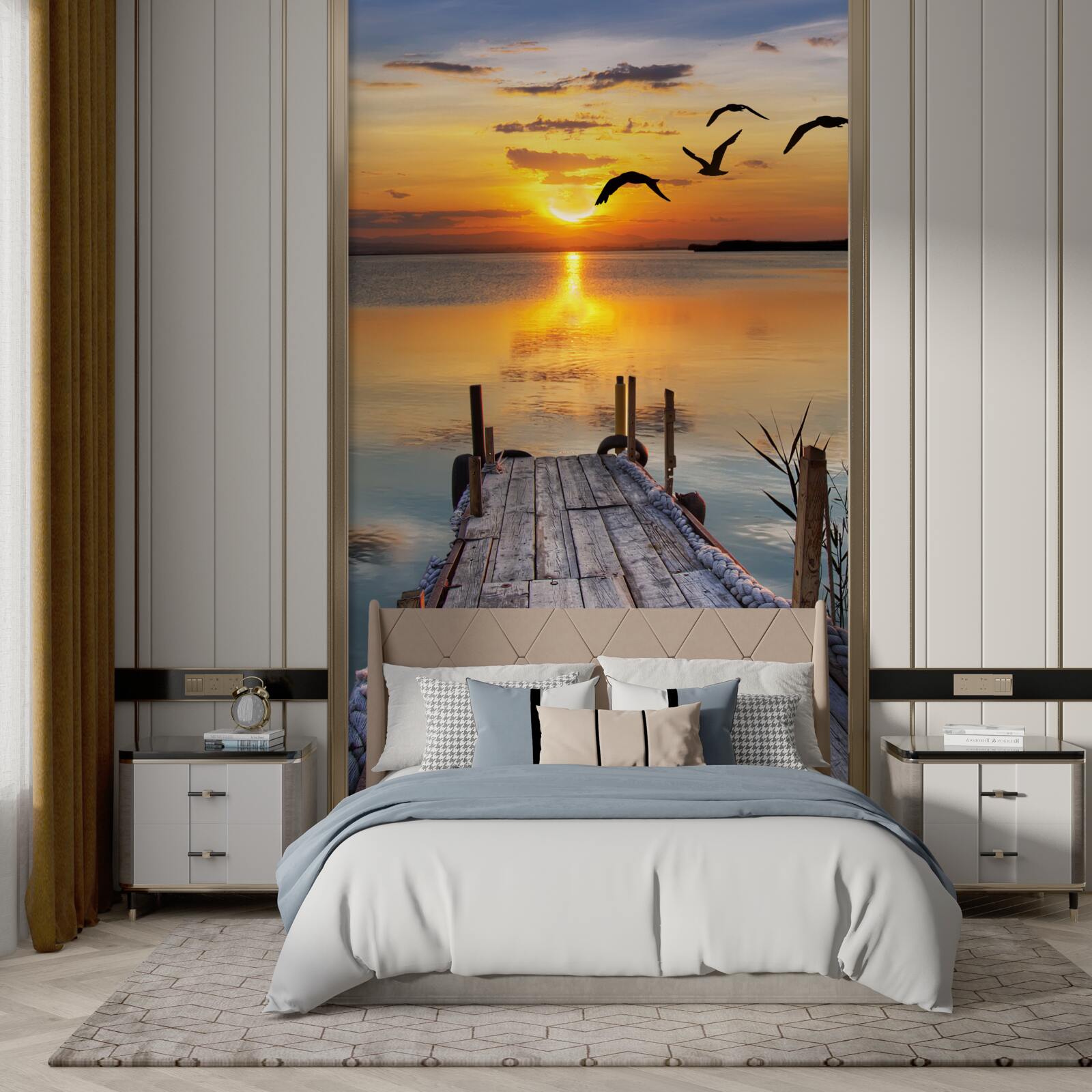 Papier peint un chaud coucher de soleil sur un pont où les mouettes tournent en rond