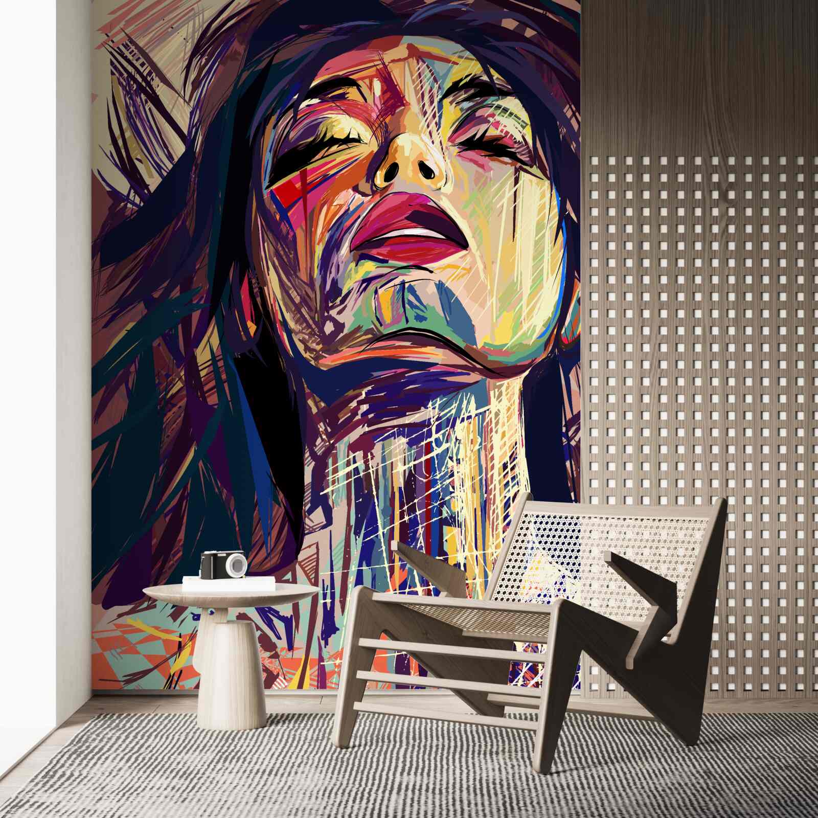 Papier peint la fille sur la photo est complètement recouverte de peinture