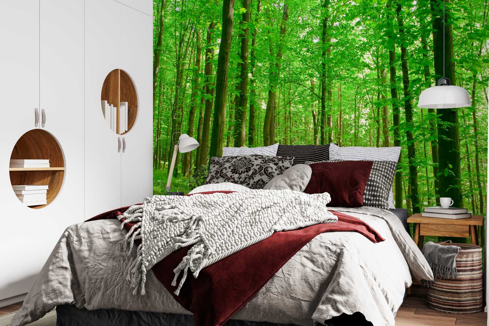 Papier peint forêt d'été clairsemée avec des arbres à feuilles caduques