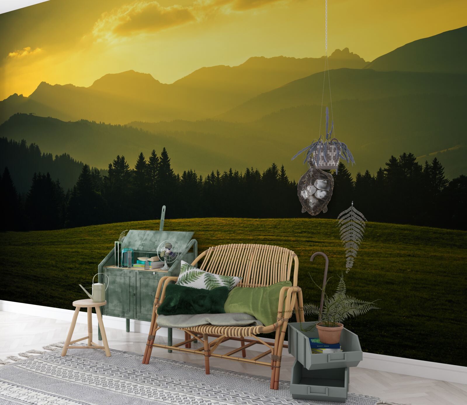 Papier peint Coucher de soleil jaune dans une forêt de montagne enfumée