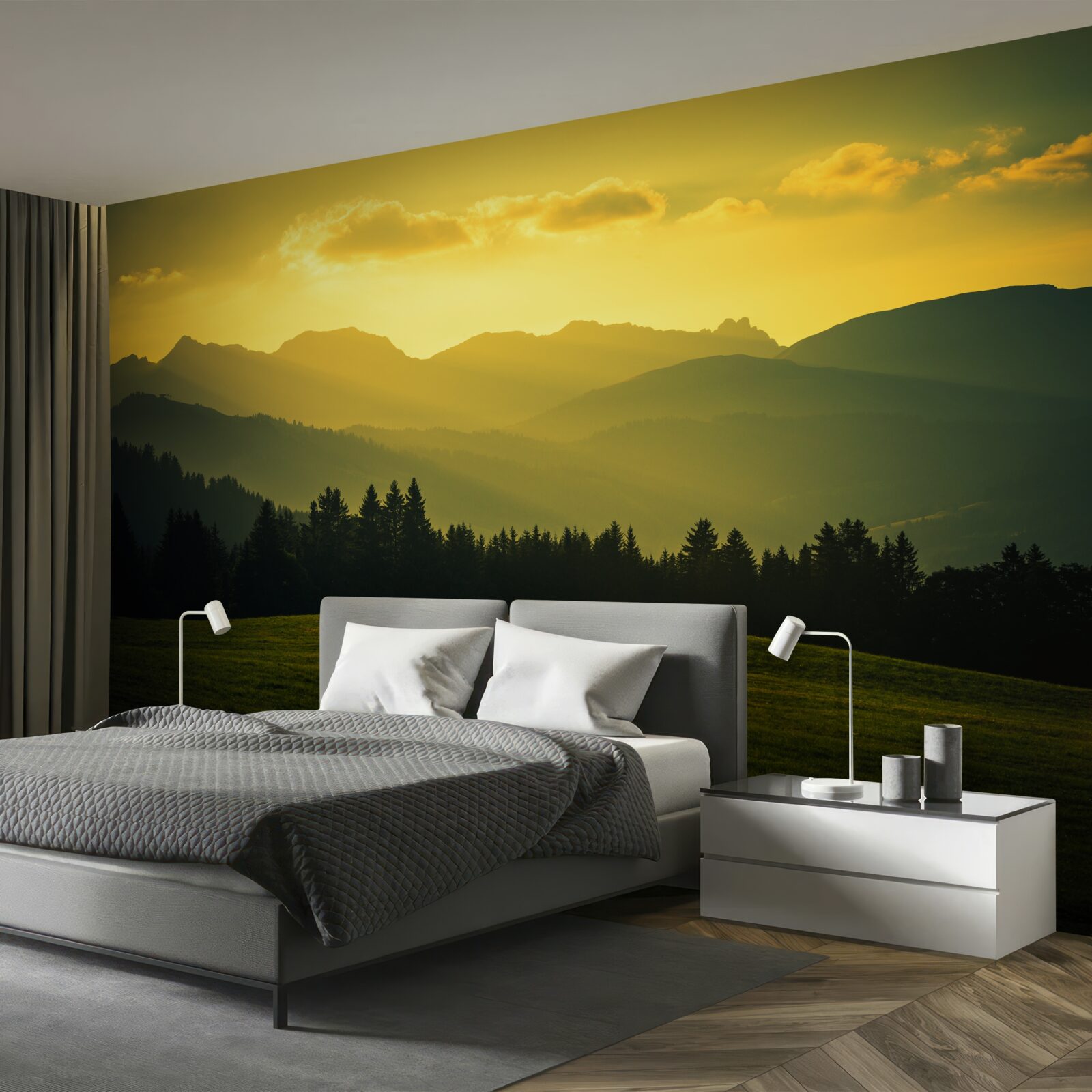 Papier peint Coucher de soleil jaune dans une forêt de montagne enfumée