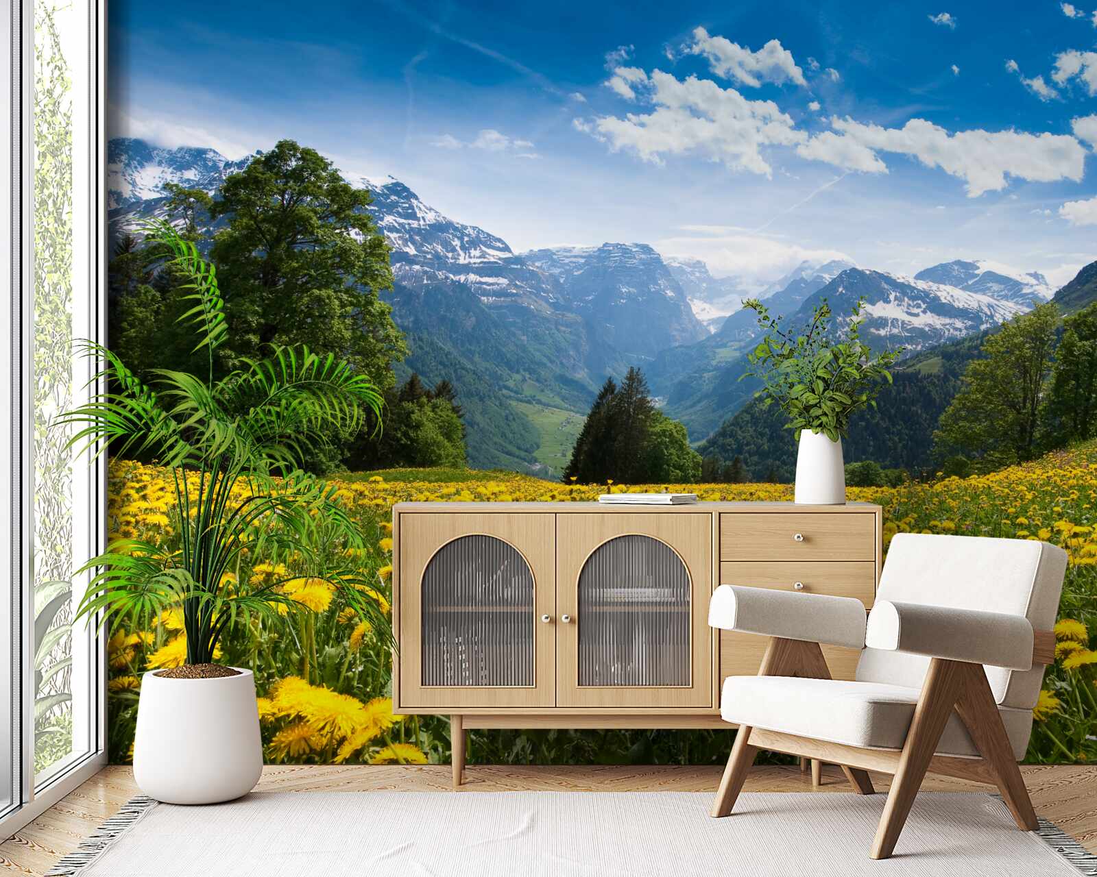 Papier peint paysage de montagne avec un champ de coquelicots décoré de pissenlits jaunes