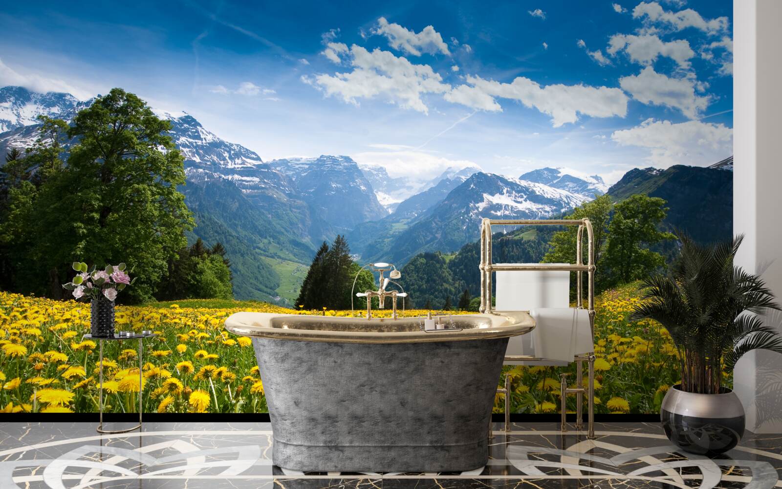 Papier peint paysage de montagne avec un champ de coquelicots décoré de pissenlits jaunes