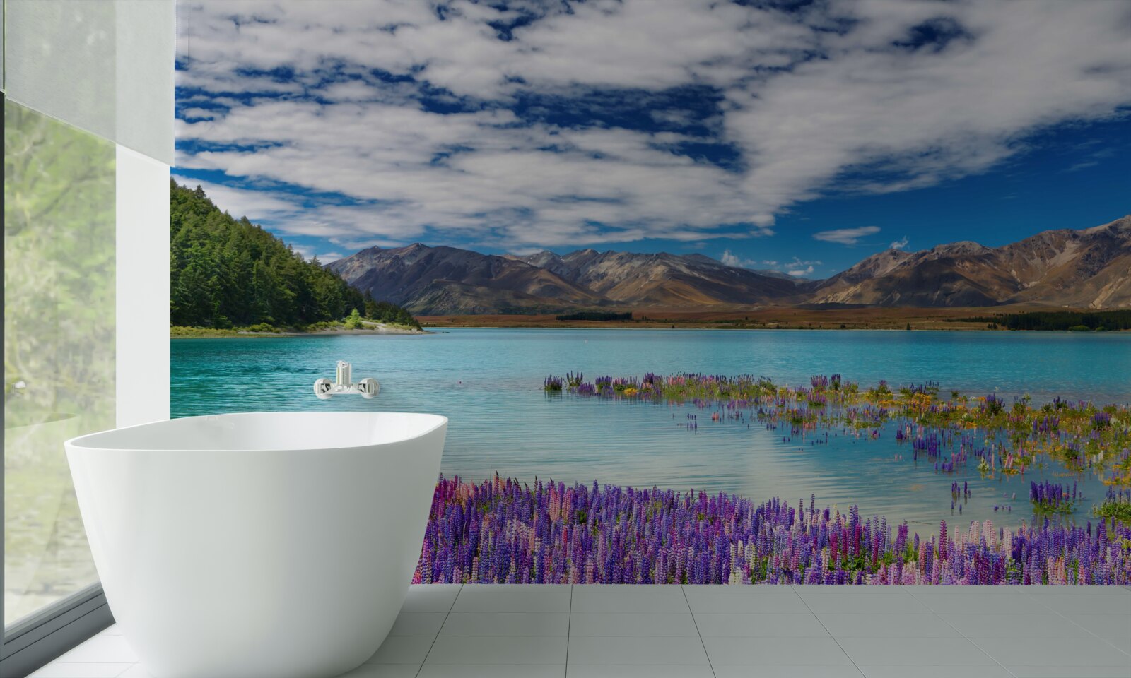 Papier peint les fleurs se reflètent dans l'eau cristalline d'un lac de montagne