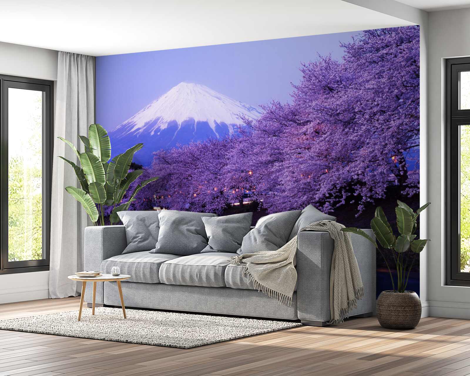 Papier peint les fleurs de lilas au pied de la montagne poussent près de l'eau