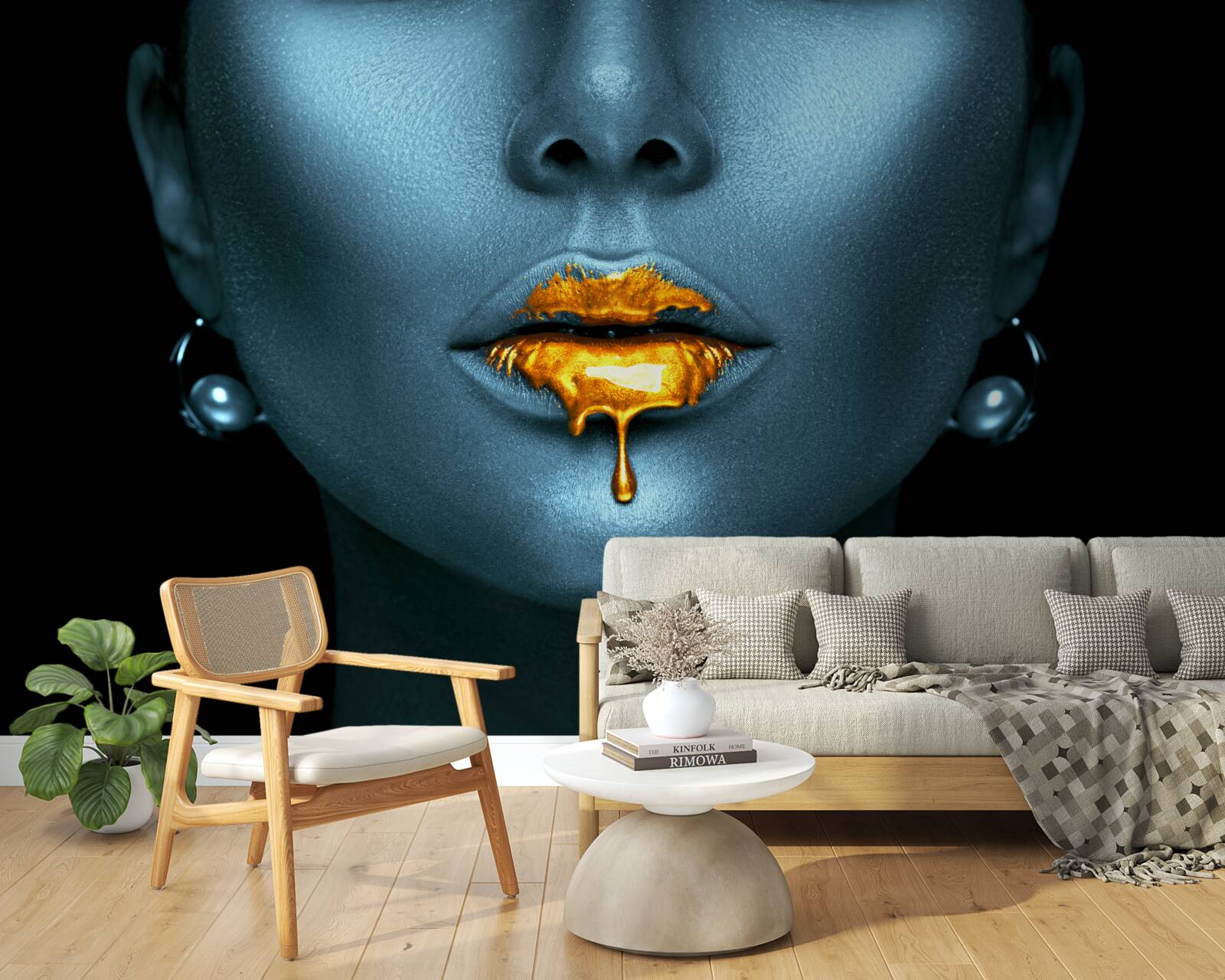 Papier peint femme aux lèvres recouvertes de peinture dorée