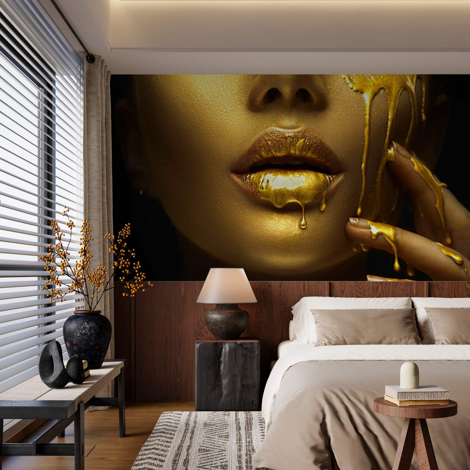 Papier peint femme couverte de pigments dorés