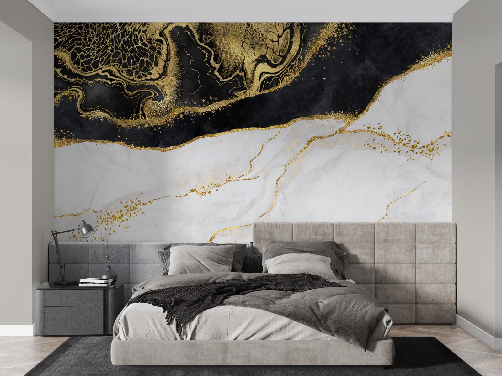 Papier peint les vagues noires entourent le littoral sablonneux